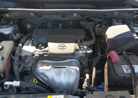 2018 Toyota Rav4 Limited z USA, uszkodzony, nr VIN JTMYFREVXJD112924